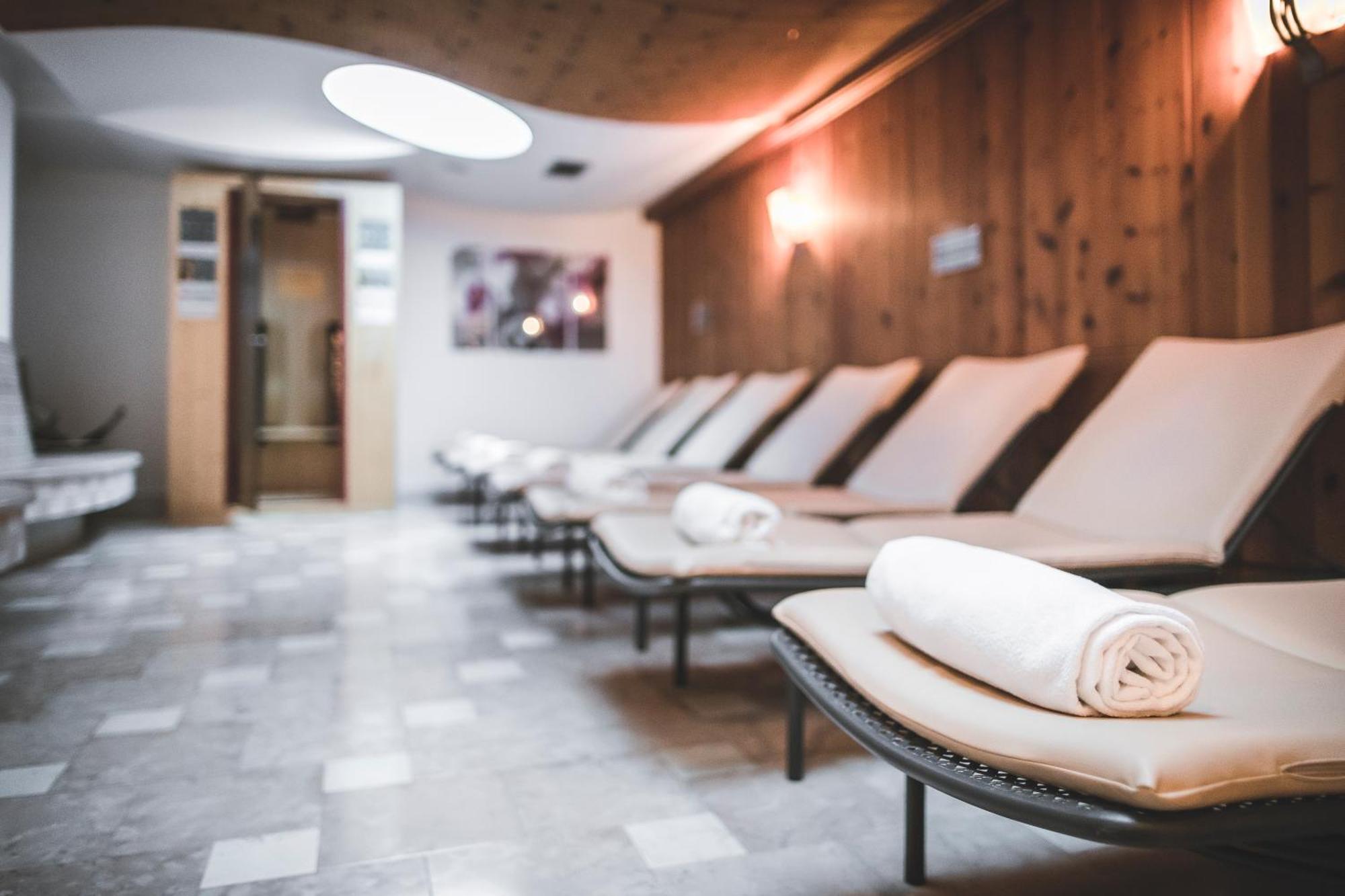 Nancy'S Holiday Homes Dolomites Rasun di Sotto Luaran gambar